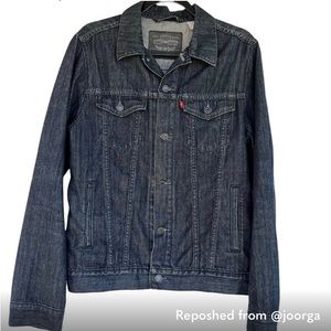 Levis Trucker jean jacket.  Men’s L. Tag reads XL. Fits like an L. No stains